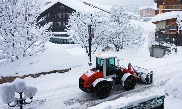 Bulldozer rimozione neve — Foto Stock