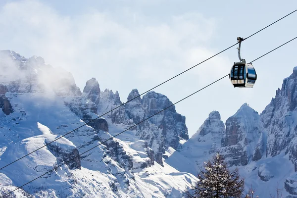 Skisted Madonna di Campiglio. Italien - Stock-foto