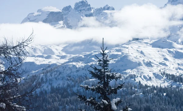 High mountains under snow — Stock Photo, Image