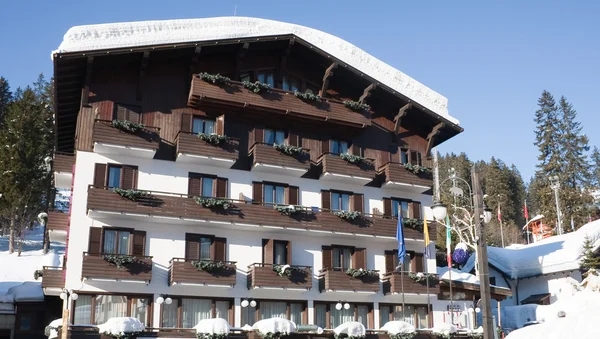 Ski resort Madonna di Campiglio. Italia – stockfoto