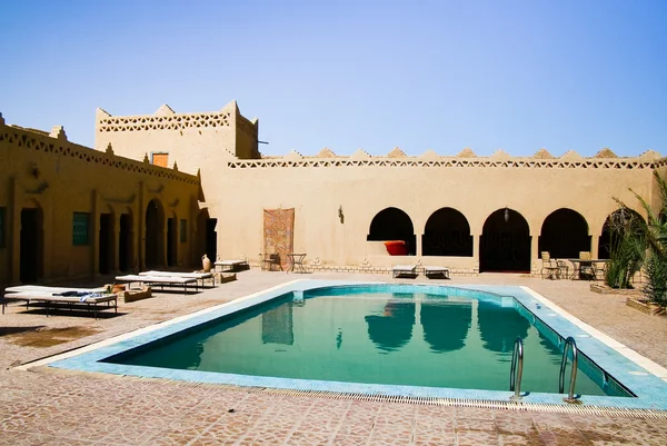 Swimming pool at morocco Hotel — Stock Photo, Image
