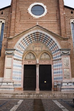 basilica of santa anastasia'nın