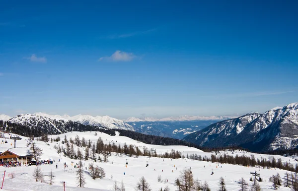 Estación de esquí Madonna di Campiglio. Italia — Foto de Stock