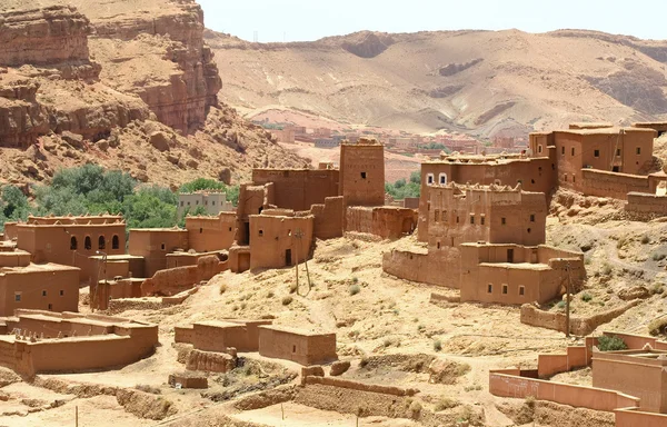 Marokańskiej wiosce w górach — Zdjęcie stockowe
