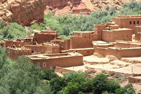 Marokkaanse dorp in de bergen — Stockfoto