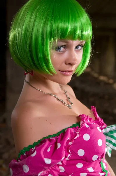 Žena v zelenou parukou — Stock fotografie