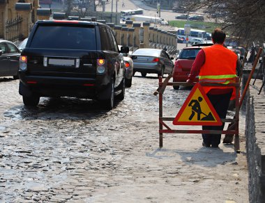 yol iş trafik levhası