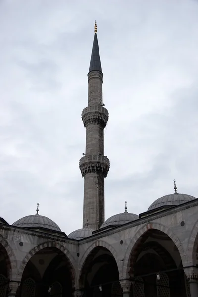 Modrá mešita minaret v zimě, Istanbul, Turecko — Stock fotografie