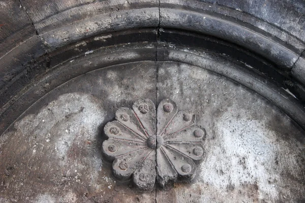 Stone flower decoration in Twin Minaret Medrese, Erzurum, Turkey — Stock Photo, Image