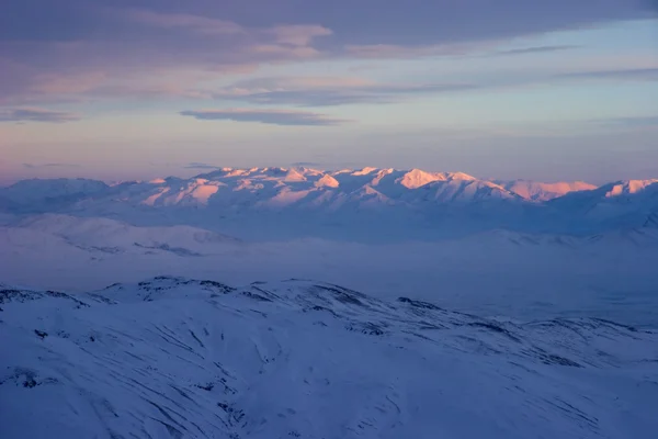 Wintersonnenuntergang in den Bergen, Blick auf den Berg Erciyes, Türkei — Stockfoto