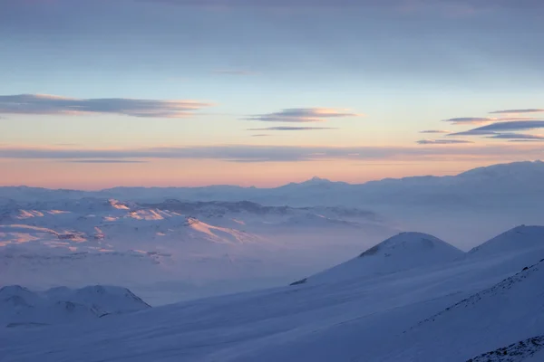 Winterbevroren wolkenlandschap, uitzicht op de berg Erciyes, Turkije — Stockfoto