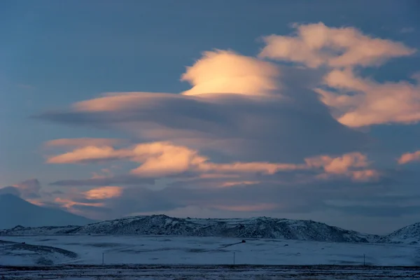 Paesaggio nuvoloso serale invernale a sud di Ararat, Turchia — Foto Stock