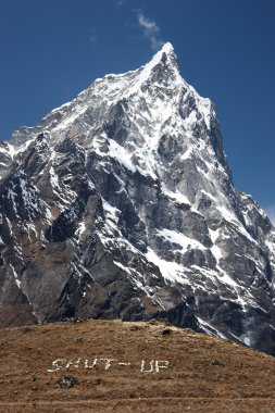 Dağ sessizliği mesajı, Everest yürüyüşü, Himalayalar, Nepal