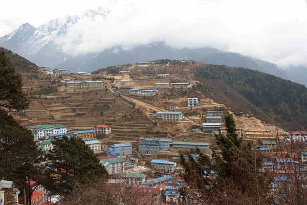 尼泊尔喜马拉雅山珠穆朗玛峰小径Namche Bazaar全景 — 图库照片