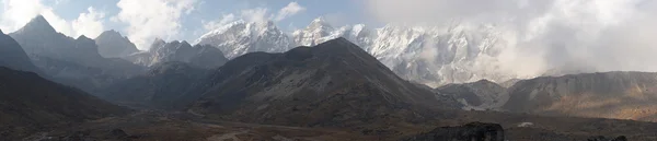 Dağ bulutları manzarası, Everest bölgesi, Himalayalar, Nepal — Stok fotoğraf