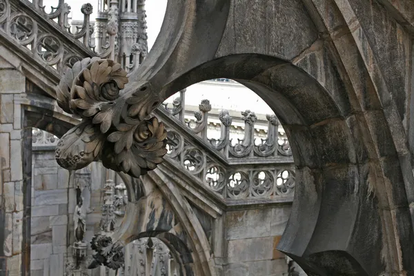 Een deel van de weergave de gotische kathedraal — Stockfoto