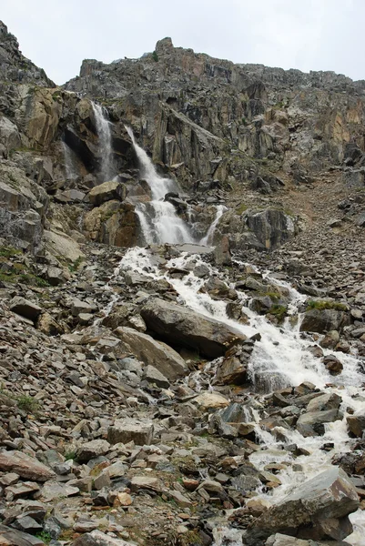 Góry wodospad — Zdjęcie stockowe