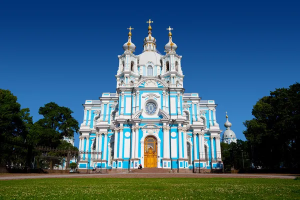 St Petersburg Szmolnij-székesegyház. — Stock Fotó