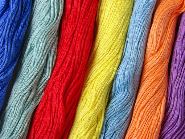 Kleurrijke draden — Stockfoto