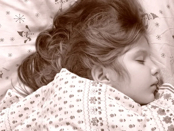 Sovande barn — Stockfoto