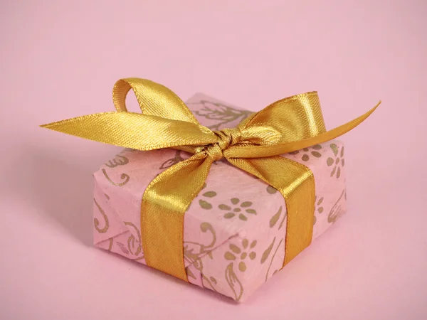 Růžový dárek — Stock fotografie