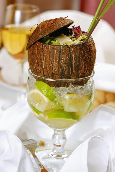 Salada de coco — Fotografia de Stock