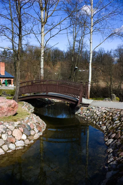 Bahar Parkı 'ndaki köprü — Stok fotoğraf