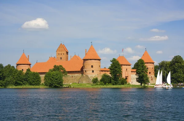 Стародавні Литовська замок Trakai — стокове фото