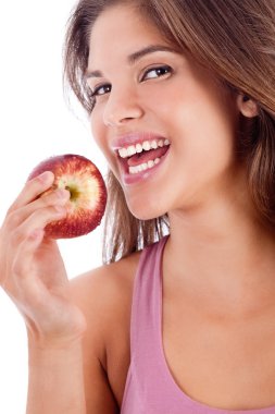 Apple ile gülümseyen ve sağlıklı kız
