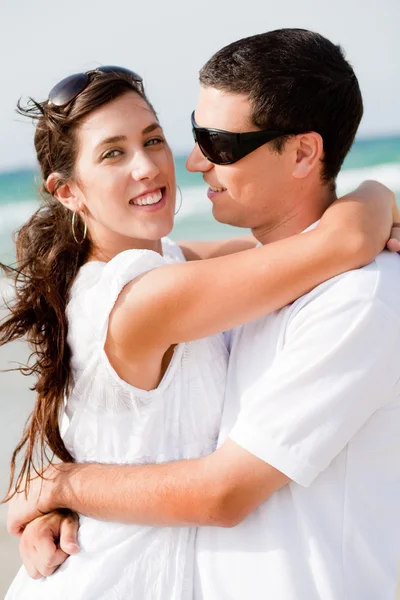 Casal abraçando apaixonadamente Fotografias De Stock Royalty-Free