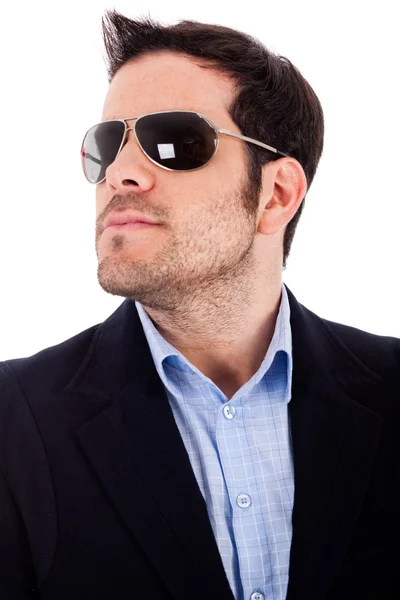 Jeune homme avec ses lunettes de soleil — Photo