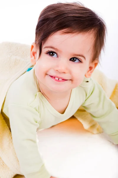 Bebe Mignon Avec Des Cheveux Peignes Serviette Nourrisson Stock Photo