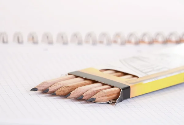 Lápices de línea en una caja — Foto de Stock