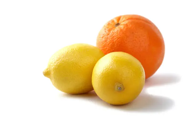 Citrons et orange — Photo