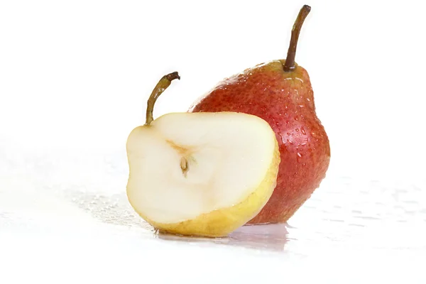 Pears with drops of water — Stock Photo, Image