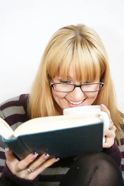 Lady reading — Stock Photo, Image