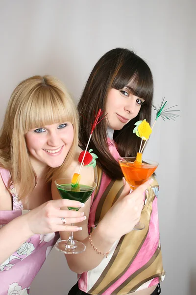 Woman holding glass of cocktail — Stock Photo, Image