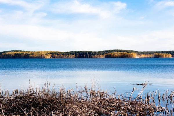 Golden lac d'automne — Photo