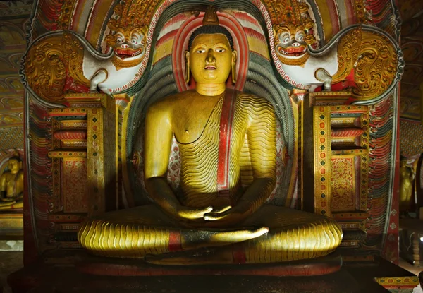 Dambulla yılında eski Buda resim rock te — Stok fotoğraf