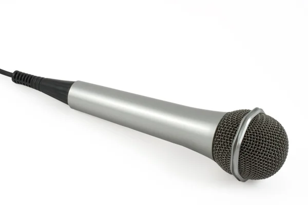 Beyaz arkaplanda mikrofon — Stok fotoğraf