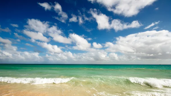 Gyönyörű strand és tenger — Stock Fotó