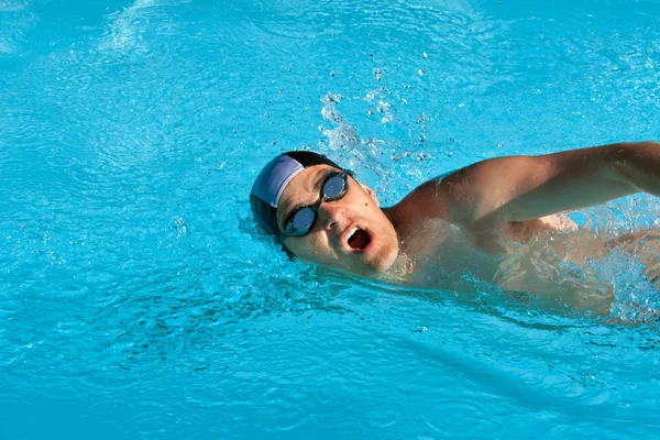 Plavání muž — Stock fotografie