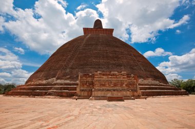 Jetavaranama dagoba (stupa) clipart