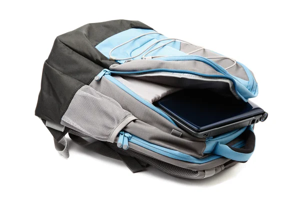 Rucksack mit Laptop im Inneren isoliert — Stockfoto