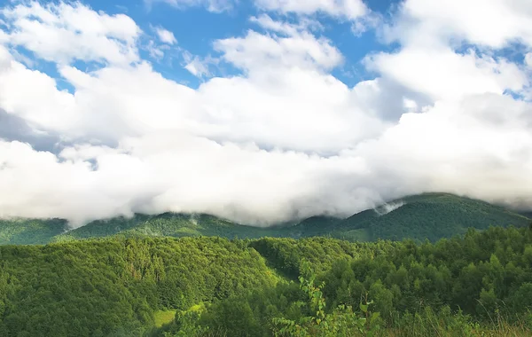 山と雲 — ストック写真
