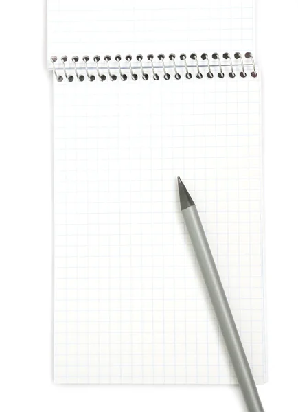 メモ帳と鉛筆、白で隔離されます。 — ストック写真