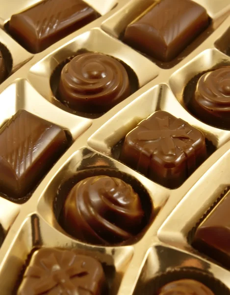 Čokoládové sladkosti v krabici — Stock fotografie