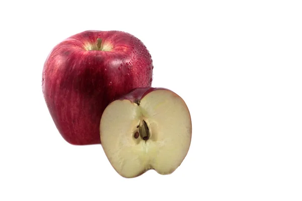 แอปเปิ้ลสดและส่วนหนึ่ง — ภาพถ่ายสต็อก