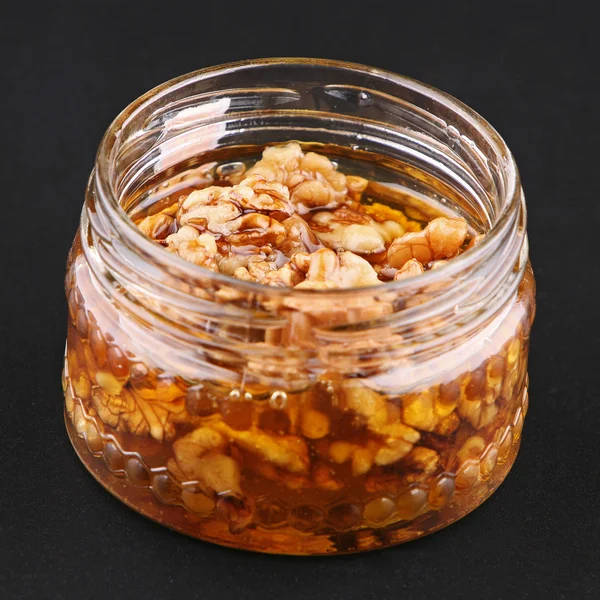 Med s ořechy — Stock fotografie