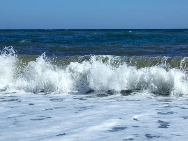 波浪在海岸的黑海 2 — 图库照片